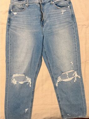 American Eagle Outfitters light blue denim jeans